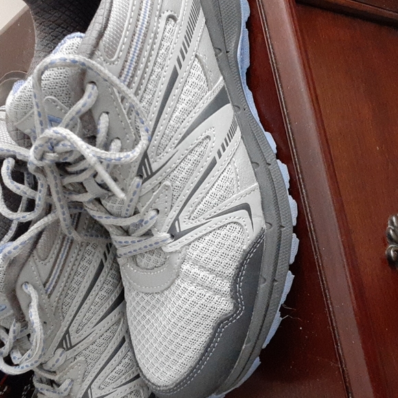 Fila Sneakers - Picture 7 of 9